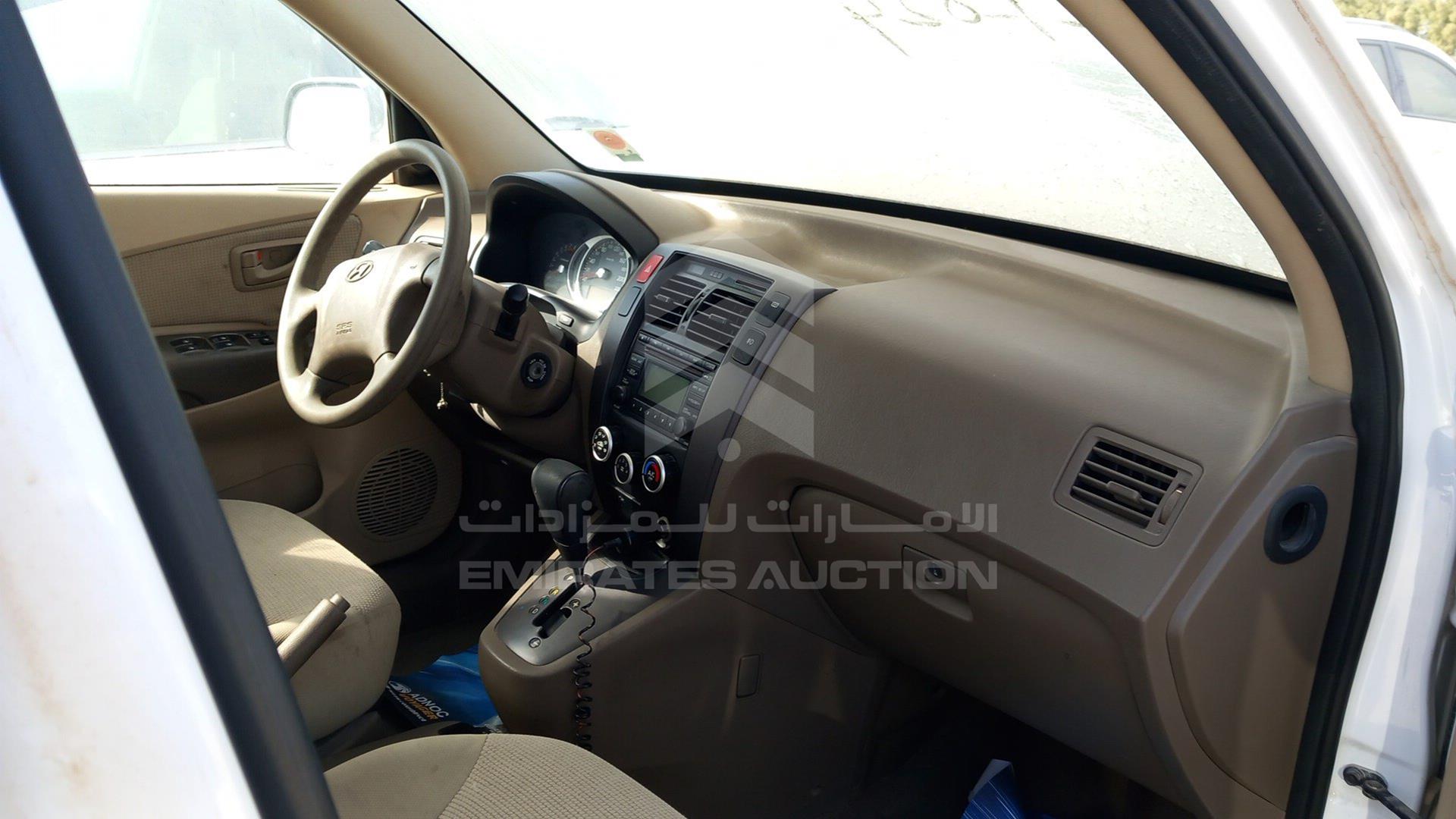 2009 HYUNDAI TUCSON VIN: KMHJM81B59U907142
