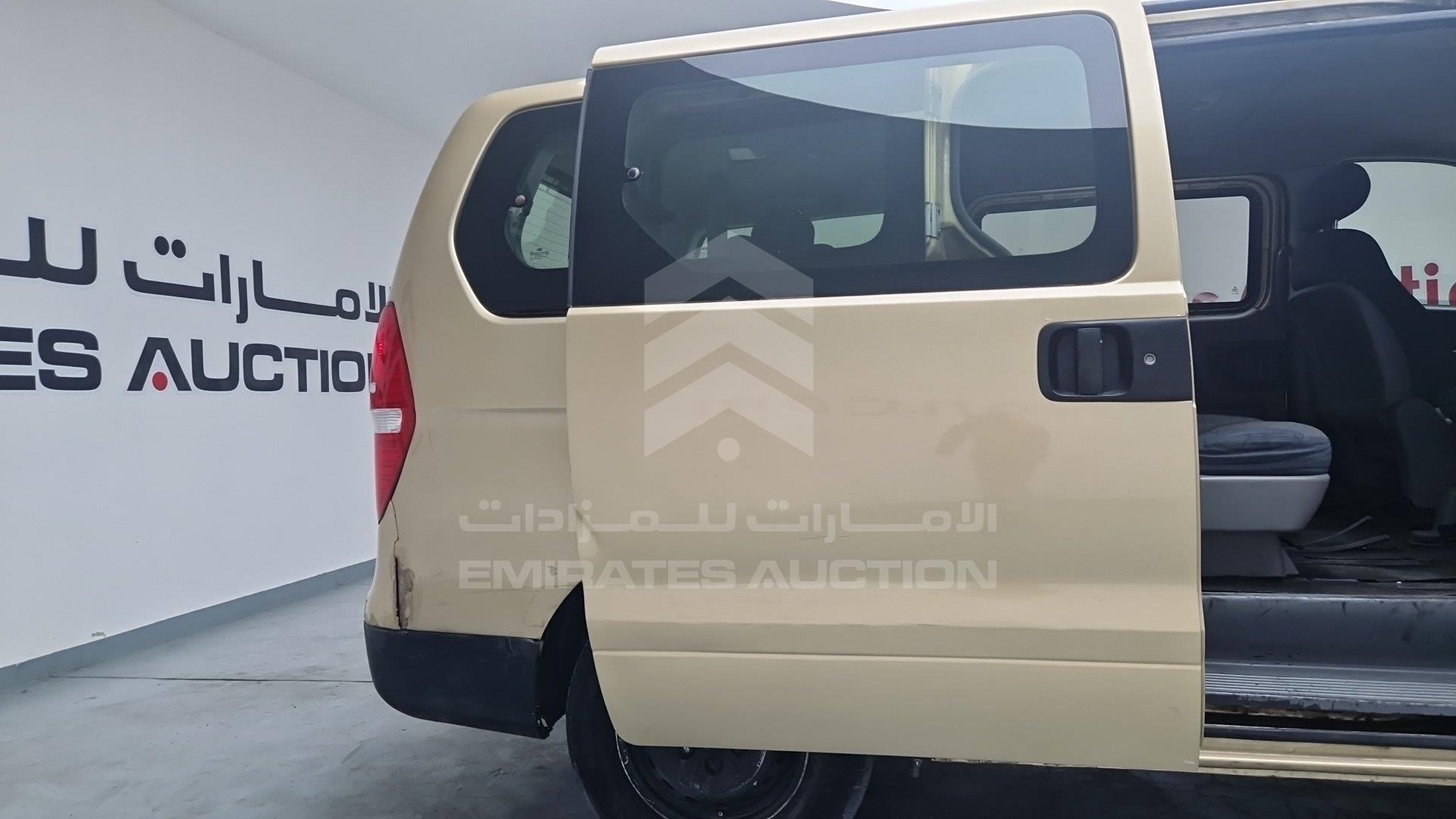 KMHWG81R1CU430694 - 2012 Hyundai H1 - #504560
