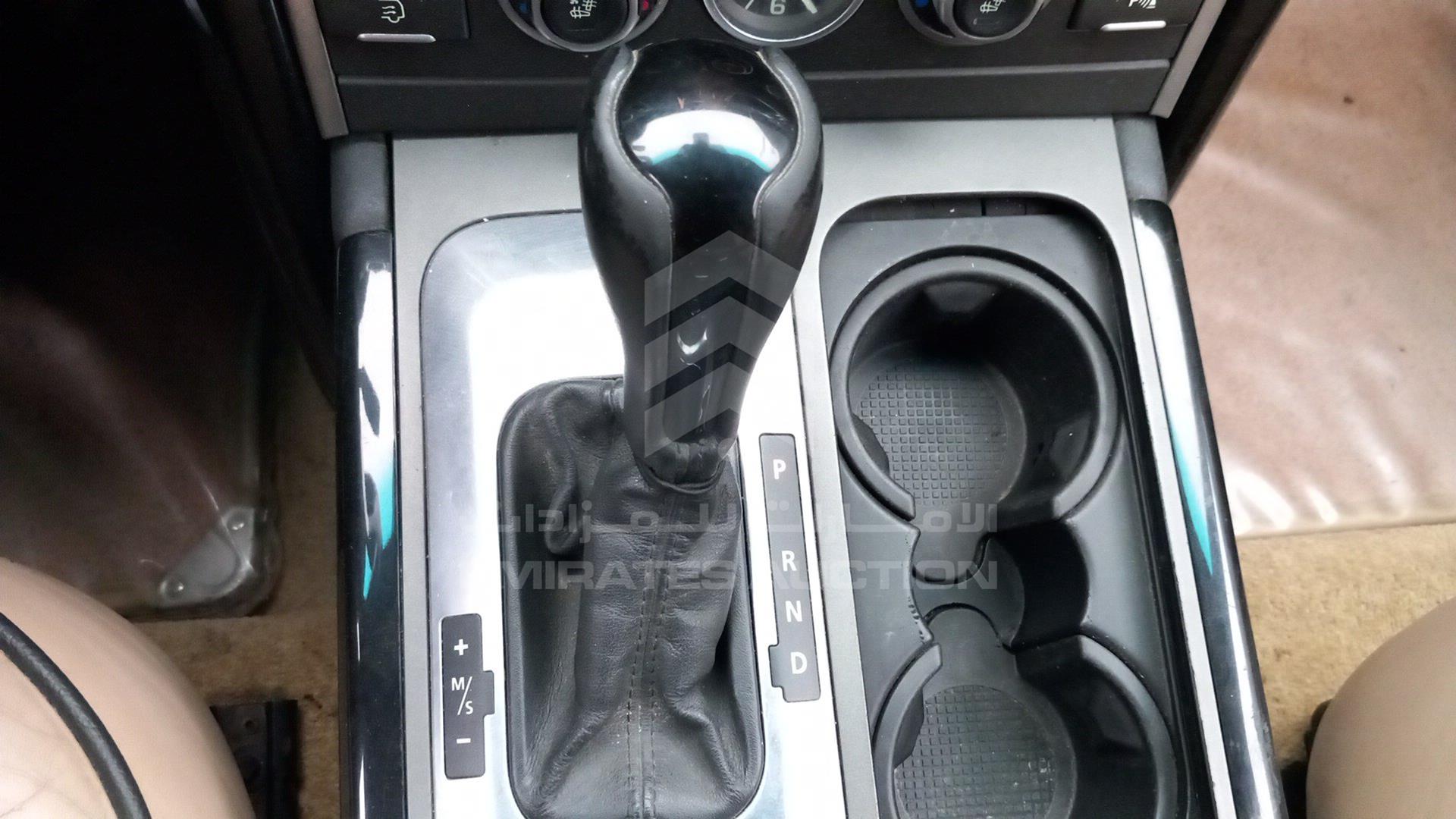 2011 RANGE ROVER VOGUE VIN: SALLMAME4BA335131