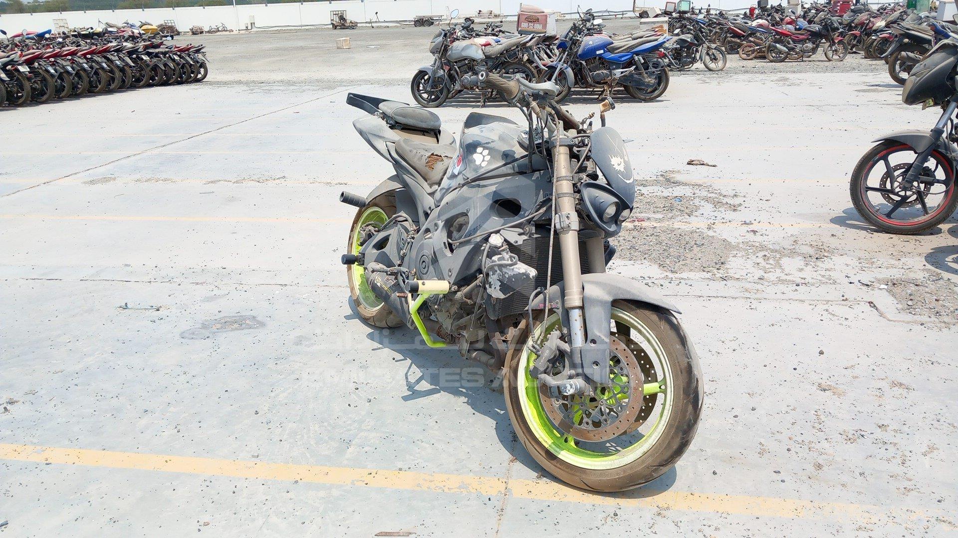 JS1GN7EA092101318 - 2009 Suzuki Motorbike - #430049