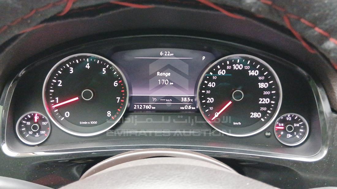 2014 Volkswagen Touareg — Speedometer & RPM Gauges — Photo 16