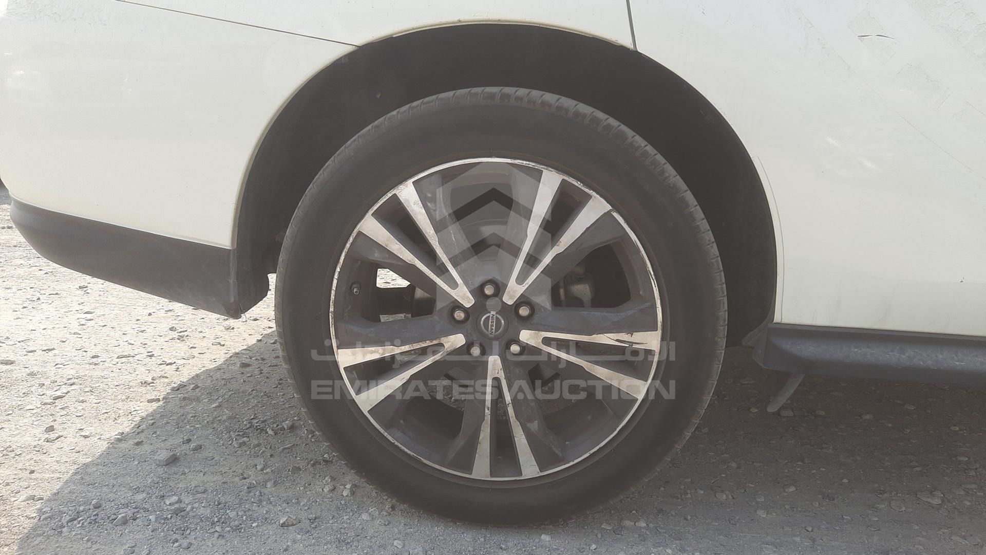 2019 NISSAN PATHFINDER VIN: 5N1CR2M84KC579747