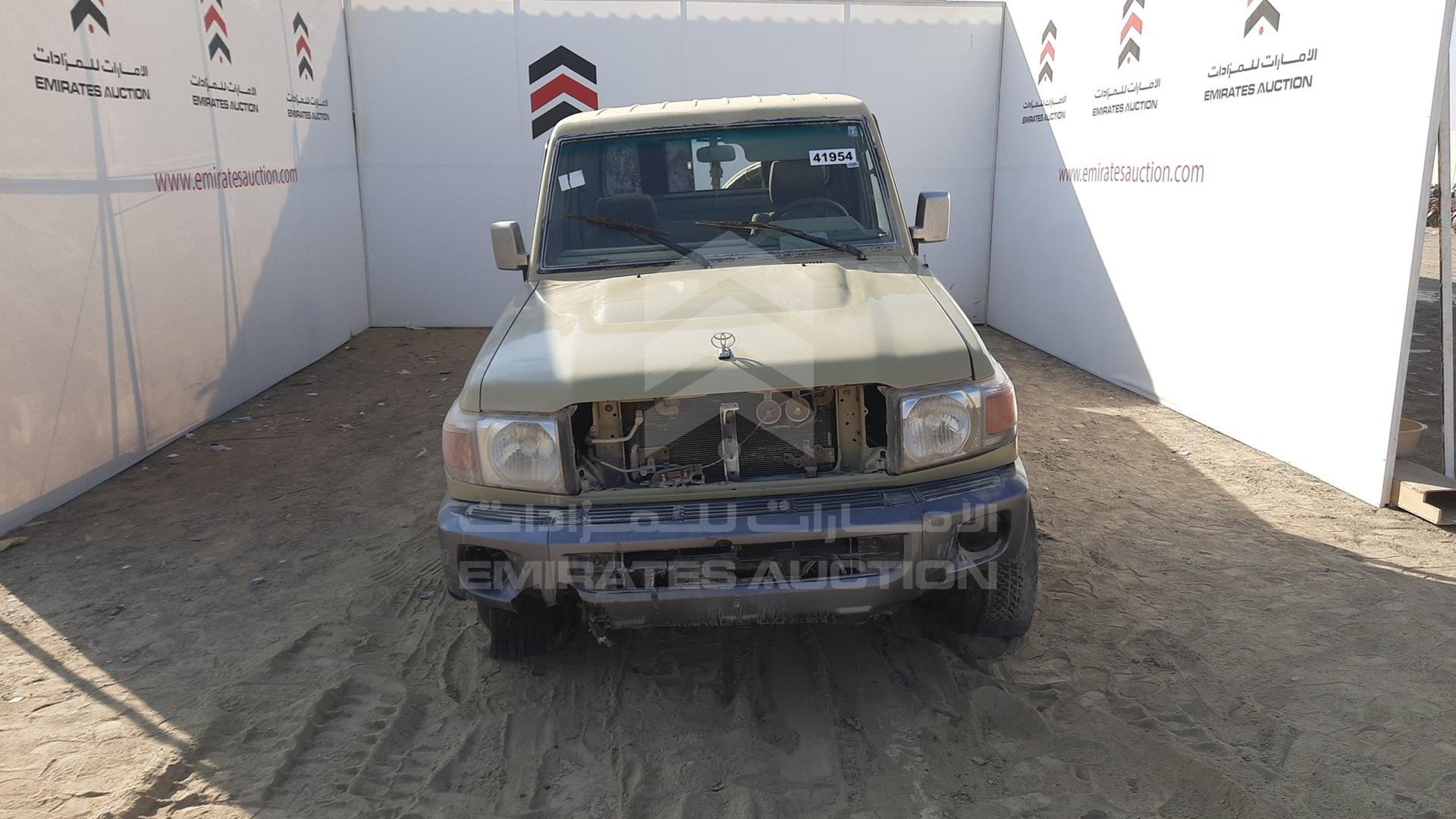 2009 TOYOTA LAND CRUISER VIN: JTFLJ73J896051562