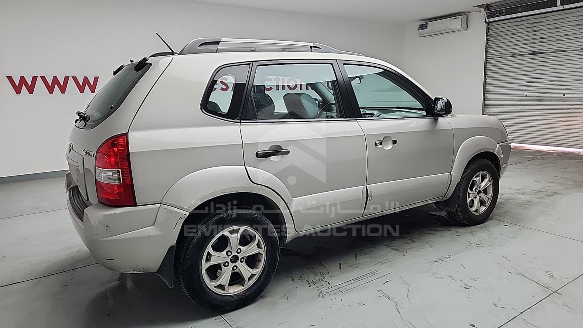 2009 HYUNDAI TUCSON VIN: KMHJM81B99U045432