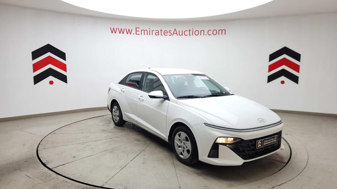 2025 Hyundai Accent — Front Right Angle — Photo 11