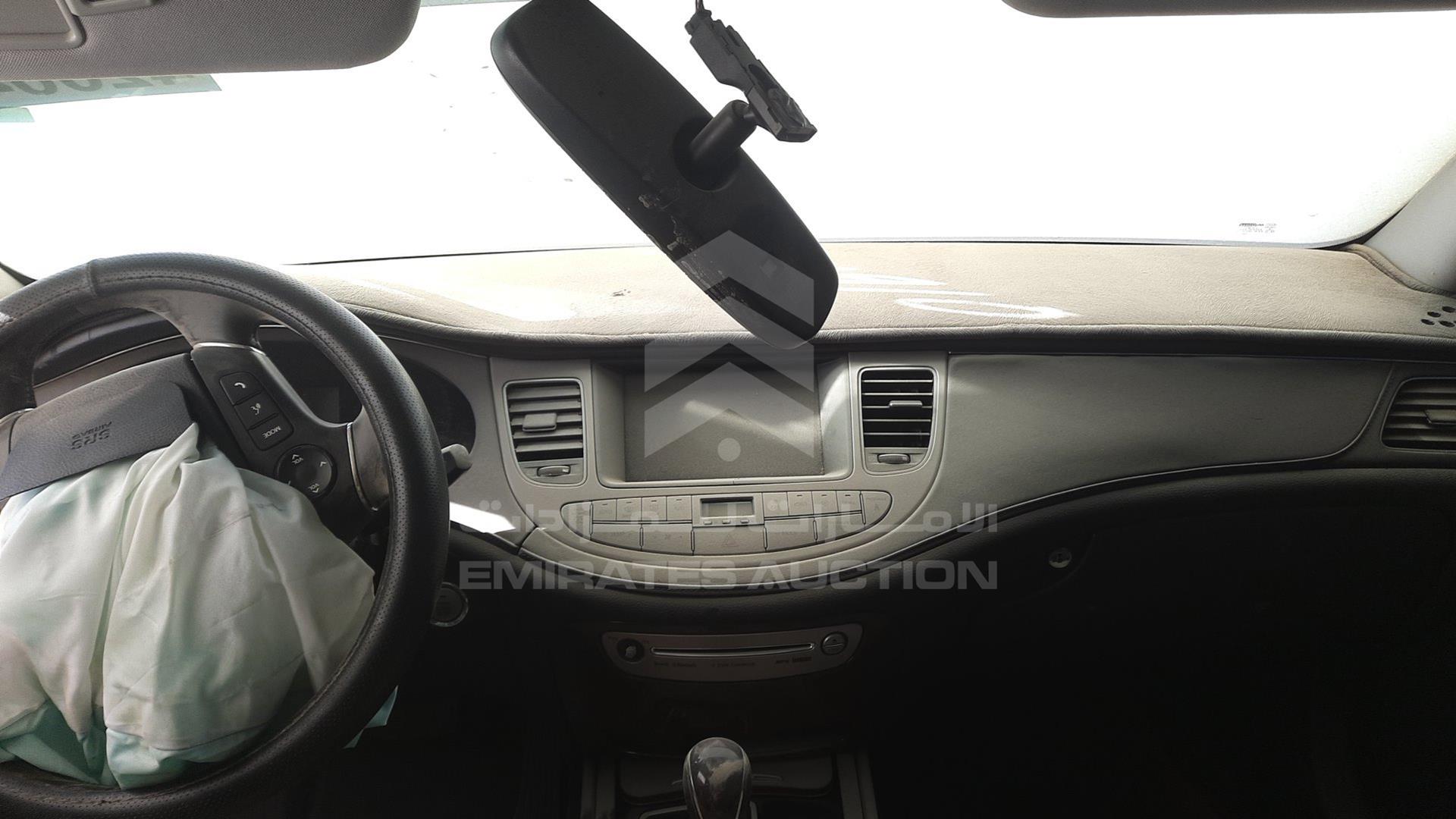 2009 HYUNDAI GENESIS VIN: KMHGC46F49U050460