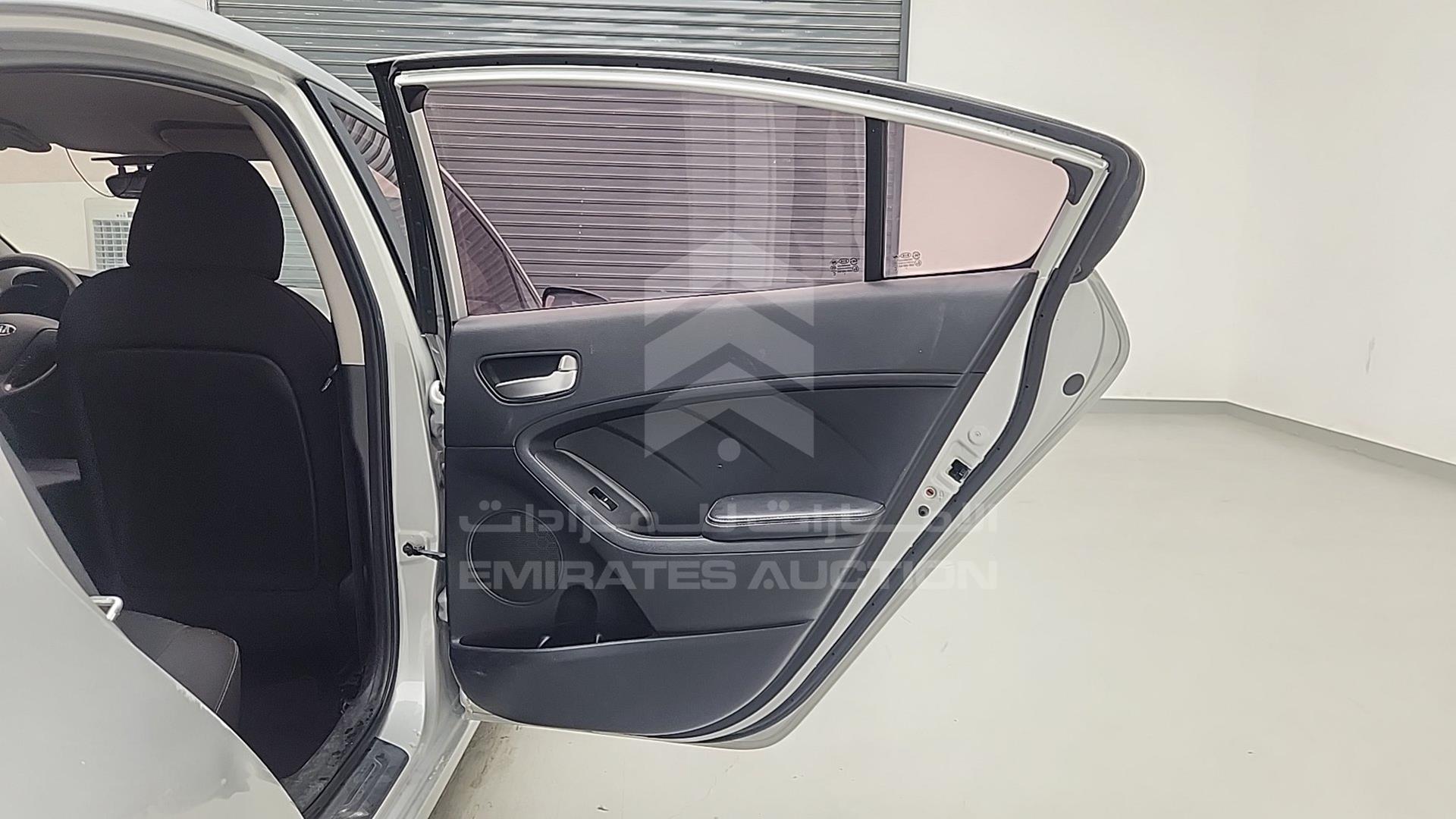 2016 KIA CERATO VIN: KNAFJ4110G5915950