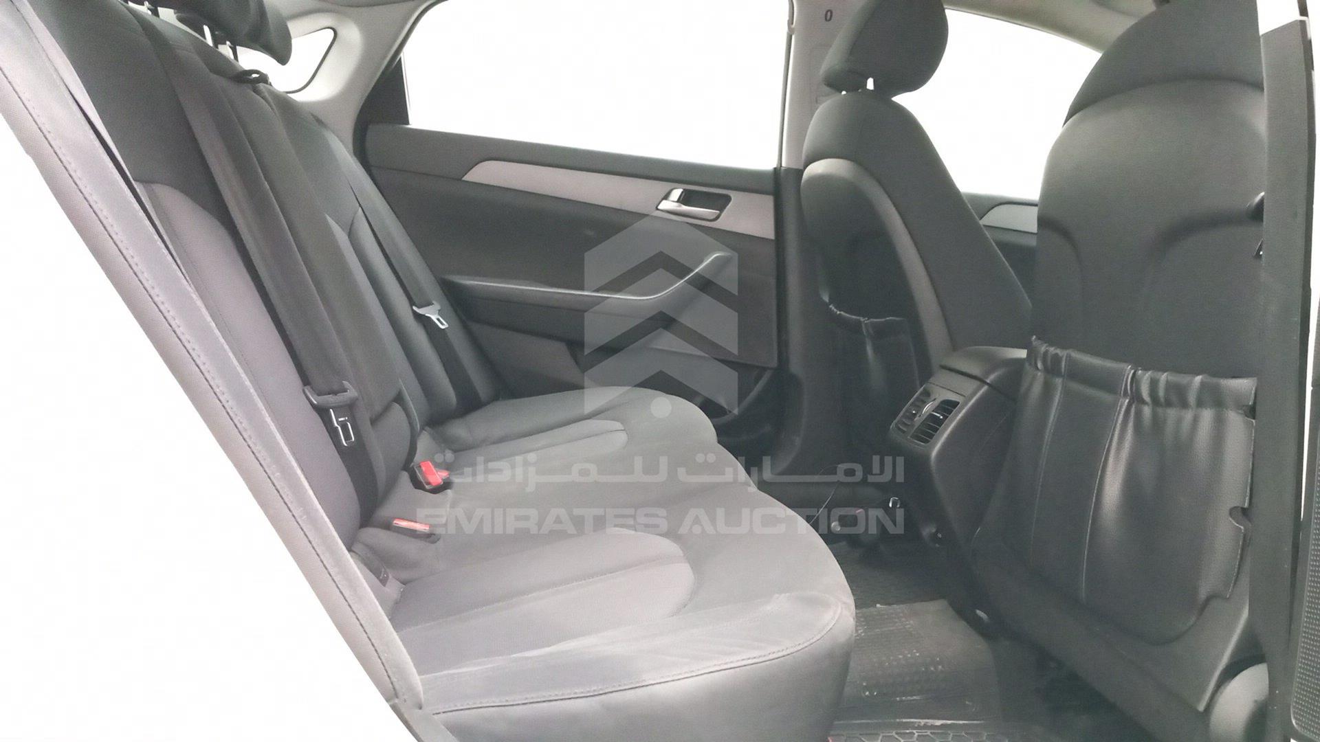 2019 HYUNDAI SONATA HYBRID VIN: KMHE24137KA093091