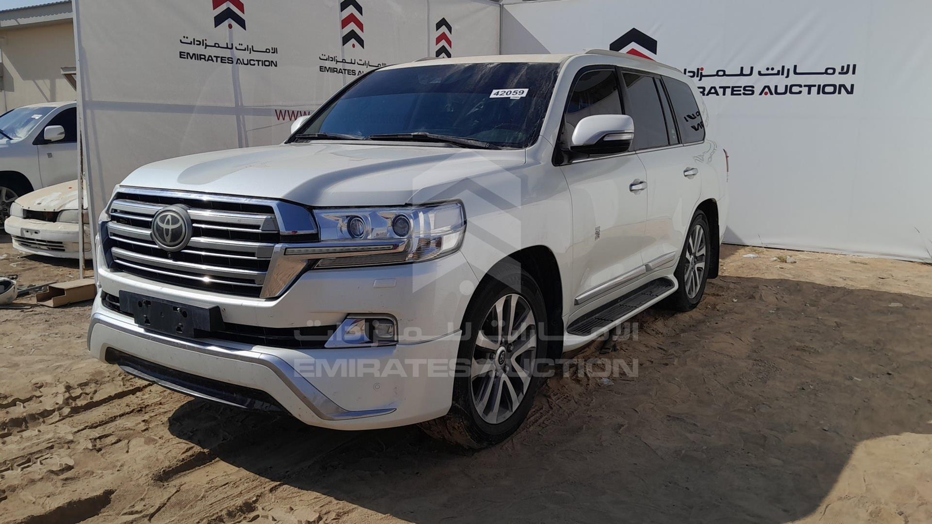 2017 TOYOTA LAND CRUISER VIN: JTMHY05J0H4057056