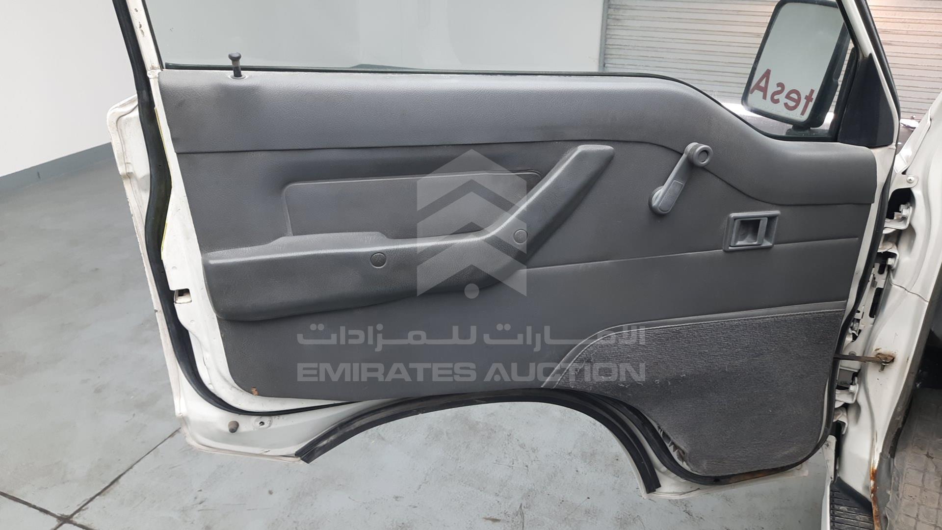 2014 MITSUBISHI L 300 VIN: JMYHNP13WEA701033