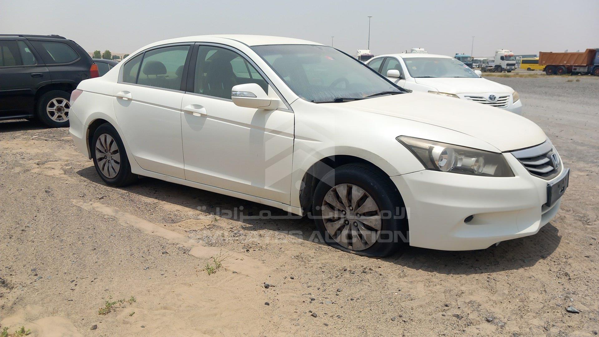 2011 HONDA ACCORD VIN: JHMCP2639BC402461