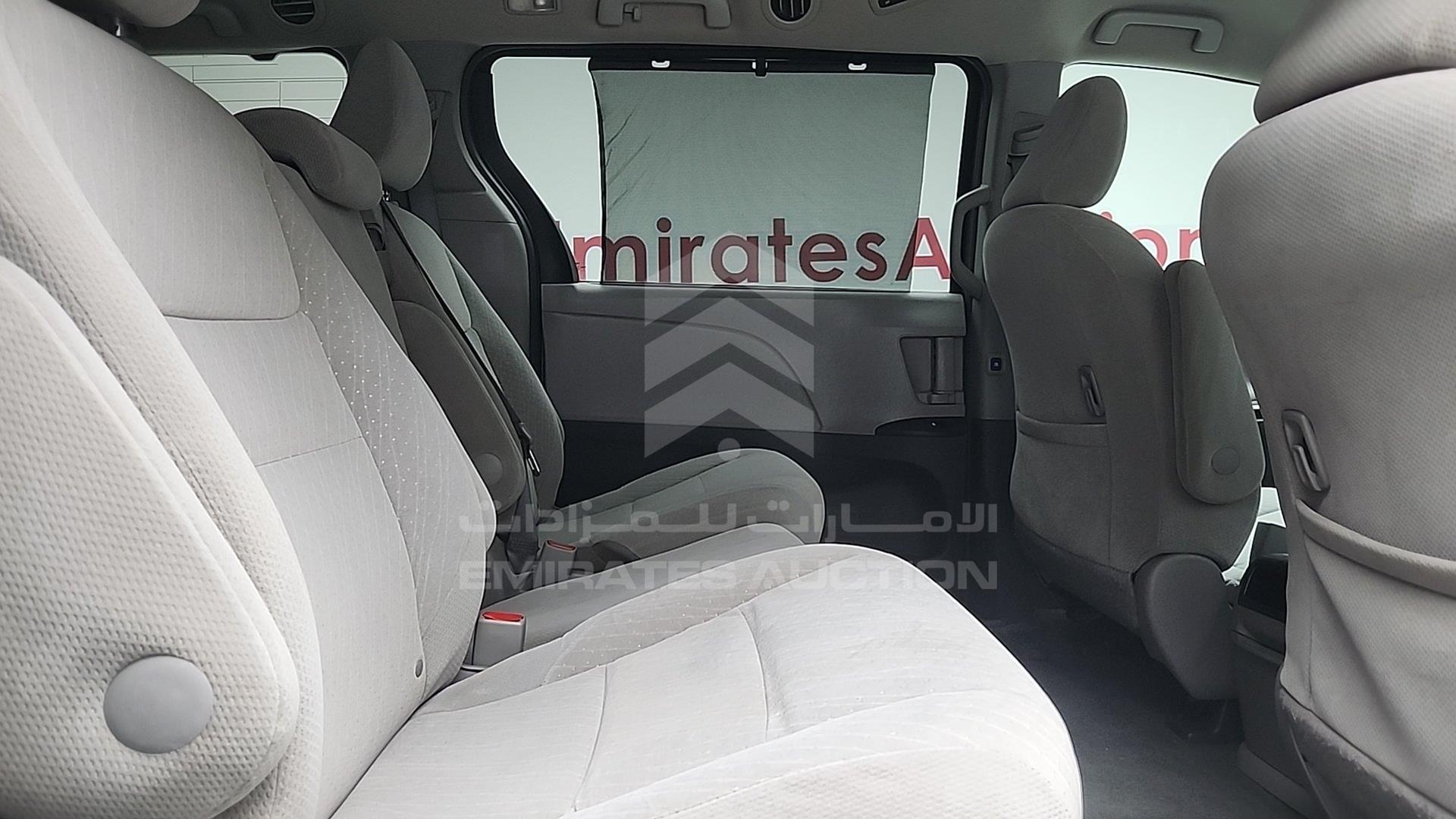 2017 TOYOTA SIENA VIN: 5TDKZ3DC6HS835890