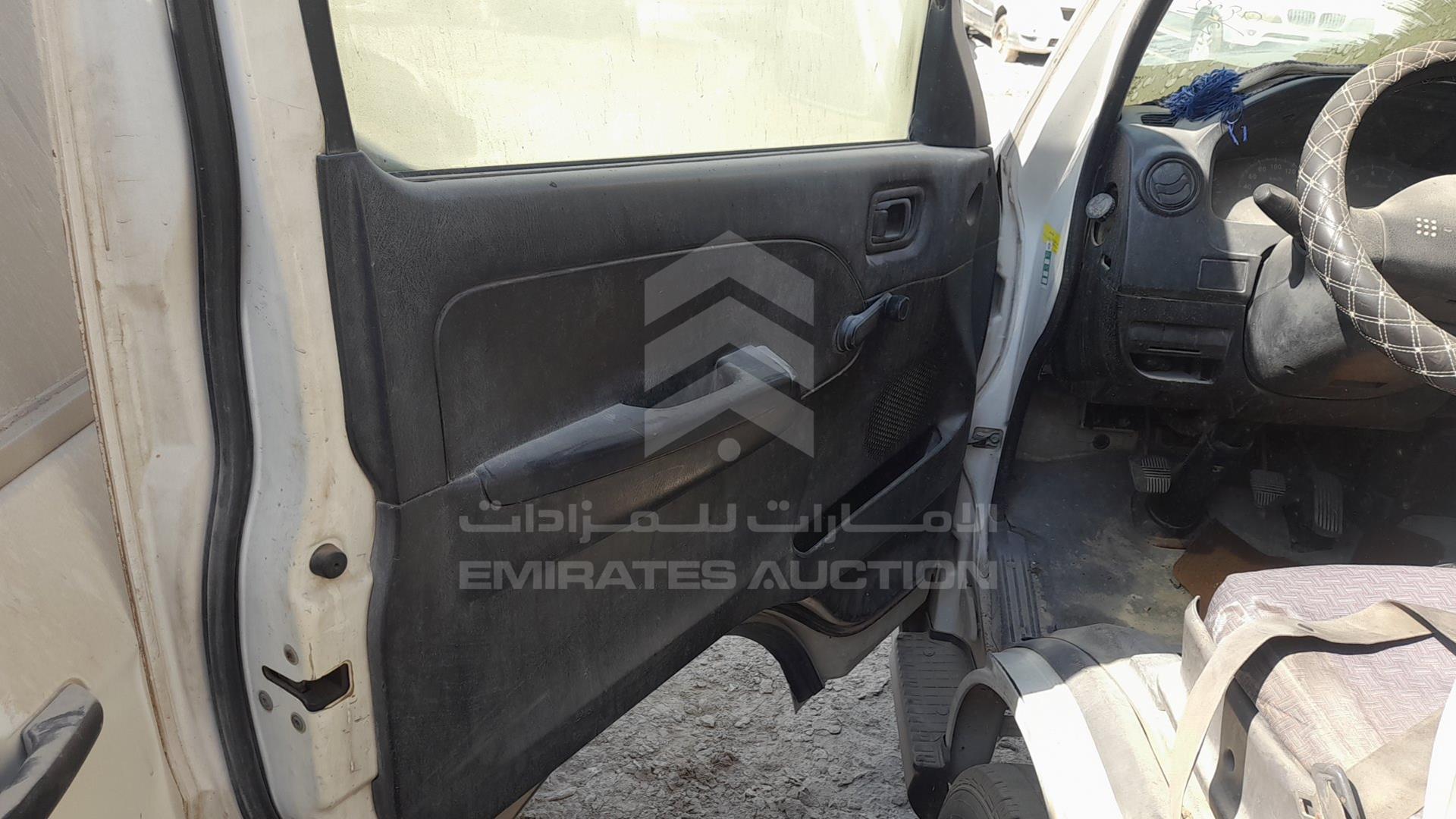 2008 NISSAN URVAN VIN: JM6AE52S78X100615