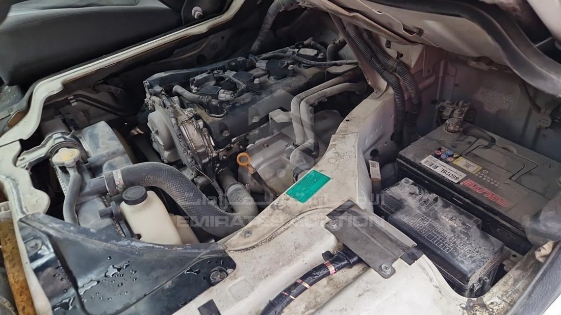 2014 Nissan Urvan — Engine Bay — Photo 22