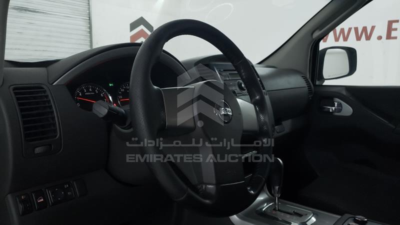 VSKLR11A3EA543133 Auction: EmiratesAuction Lot: 405690 VSKLR11A3EA543133 Nissan Pathfinder 2014 WHITE Photo 11