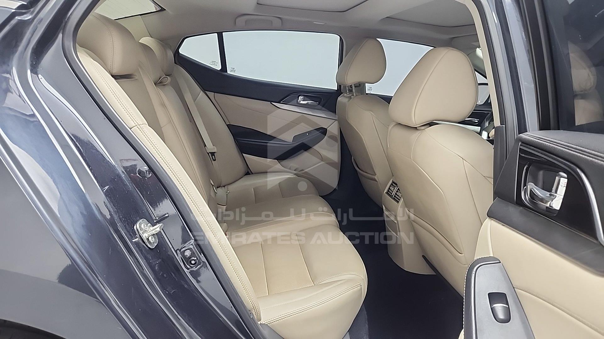 2018 NISSAN MAXIMA VIN: 1N4AA6AP2JC381064