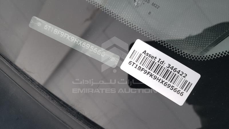 6T1BF9FK9HX695666 Auction: EmiratesAuction Lot: 422756 6T1BF9FK9HX695666 Toyota Camry 2017 WHITE Photo 3