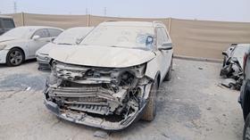 2016 Ford Explorer — Front Left Angle — Photo 4 — Thumbnail