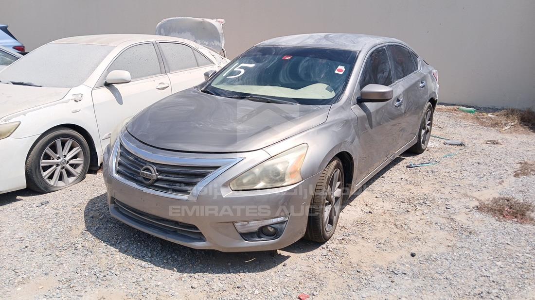 2013 Nissan Altima — Front Left Angle — Photo 5