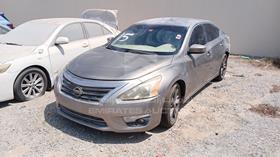 2013 Nissan Altima — Front Left Angle — Photo 5 — Thumbnail