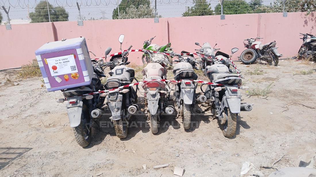 5 Motorbikes — Rear View — Photo 10