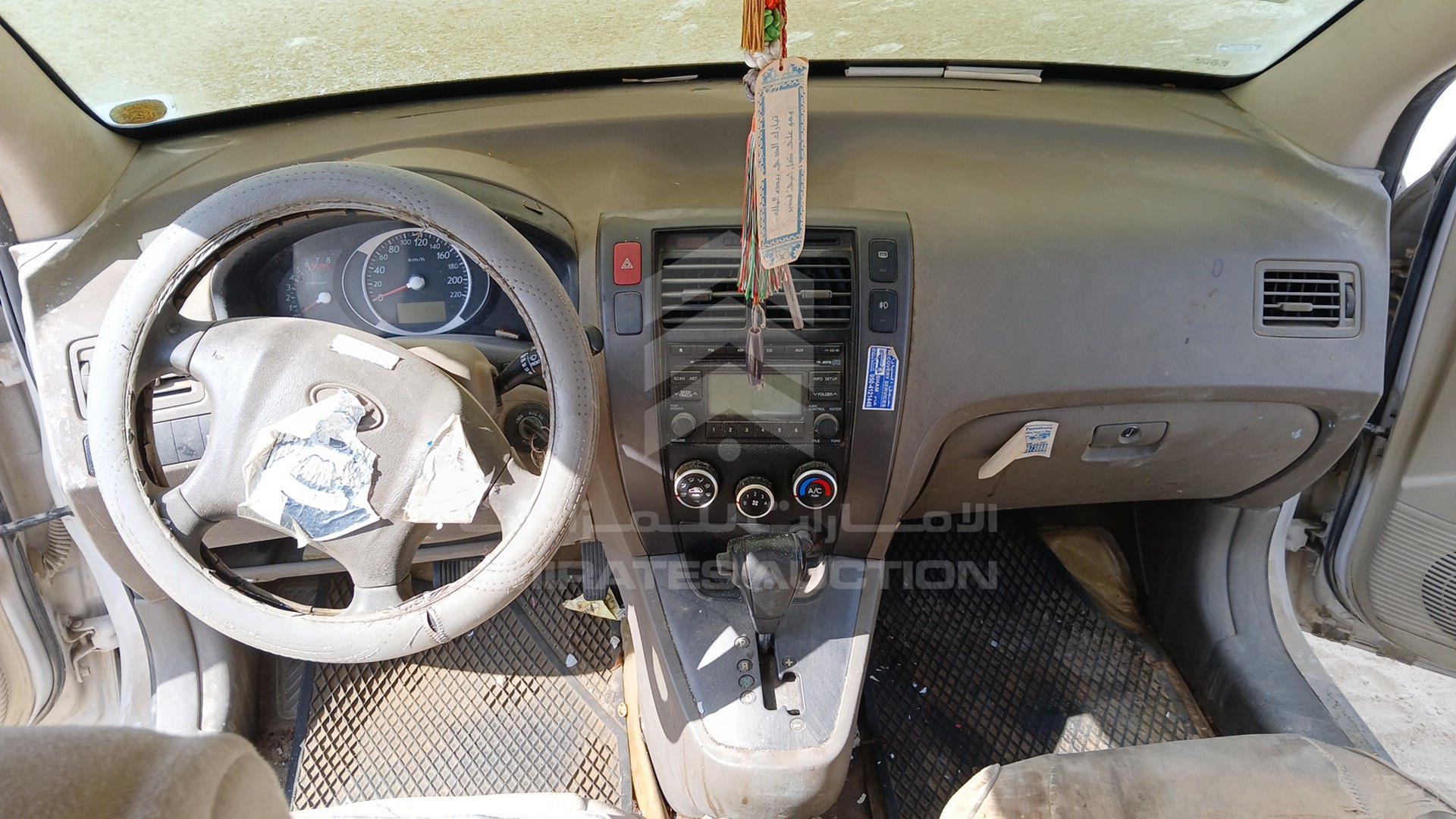 2009 HYUNDAI TUCSON VIN: KMHJM81B49U047461