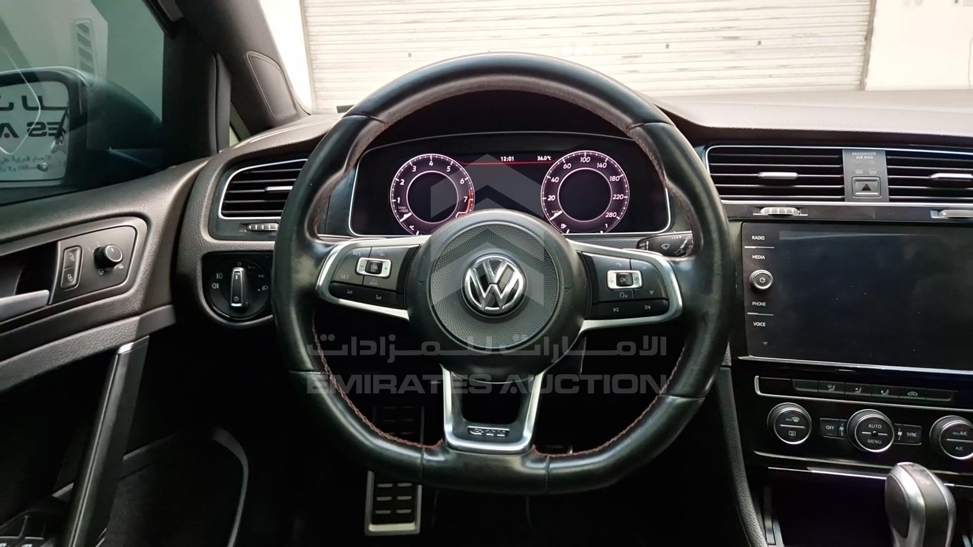 2018 VOLKSWAGEN GOLF VIN: WVWFL2AU7JW034126