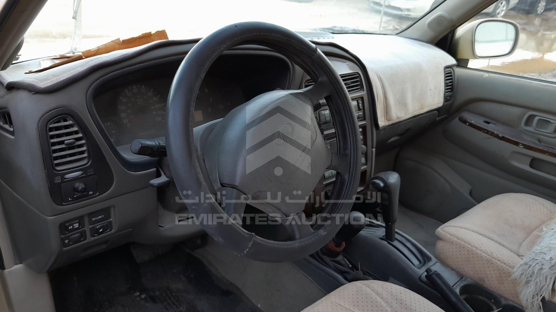 1998 INFINITI QX4 VIN: JNRAR05Y7WW030384