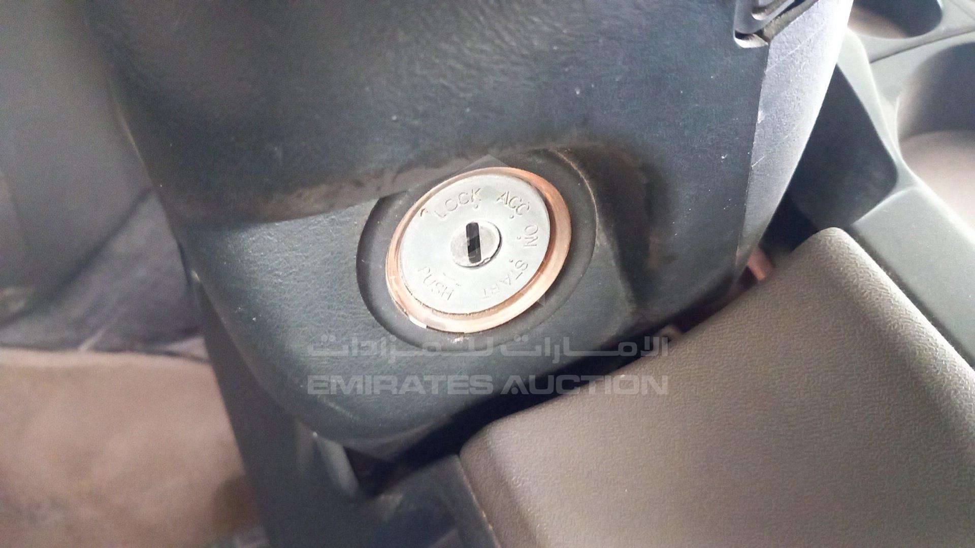 2001 MITSUBISHI PAJERO VIN: JMYLRV73W1J702736