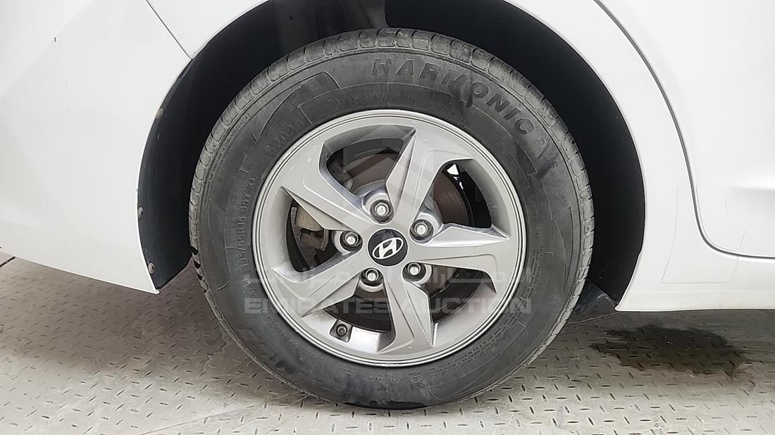 2019 Hyundai Avante — Rear Right Tyre — Photo 32