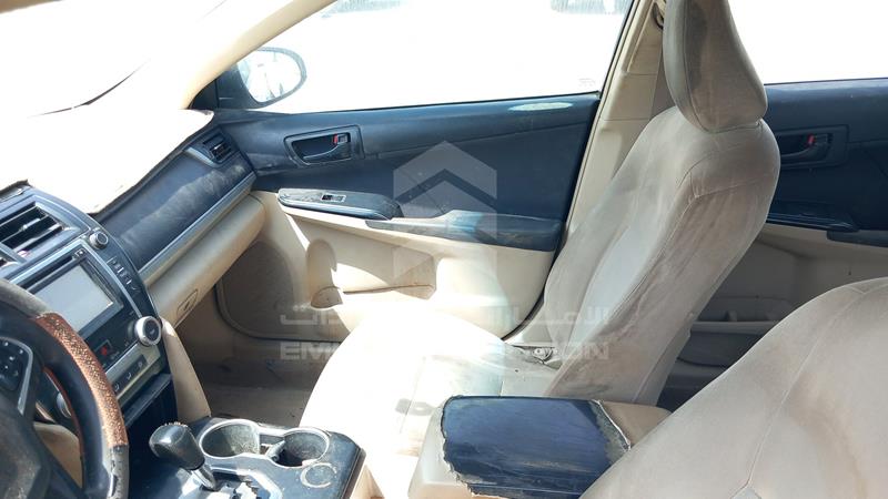 6T1BF9FK0CX386855 Auction: EmiratesAuction Lot: 403871 6T1BF9FK0CX386855 Toyota Camry 2012 WHITE Photo 23