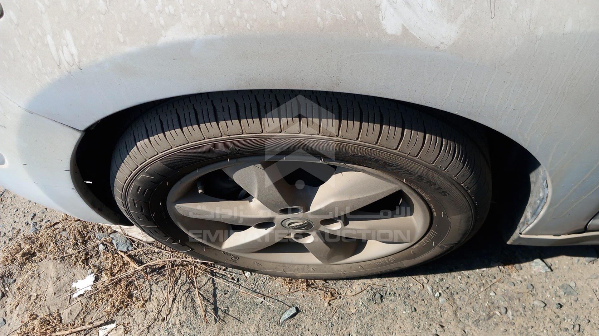 2011 NISSAN TIIDA VIN: 3N1BC1A80BL384686