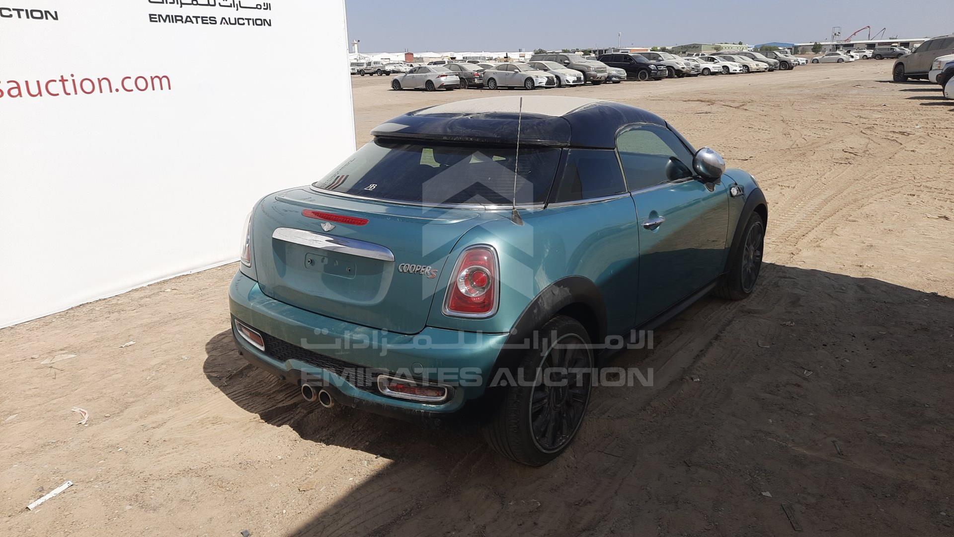 2012 MINI COOPER S VIN: WMWSX310XCT381344