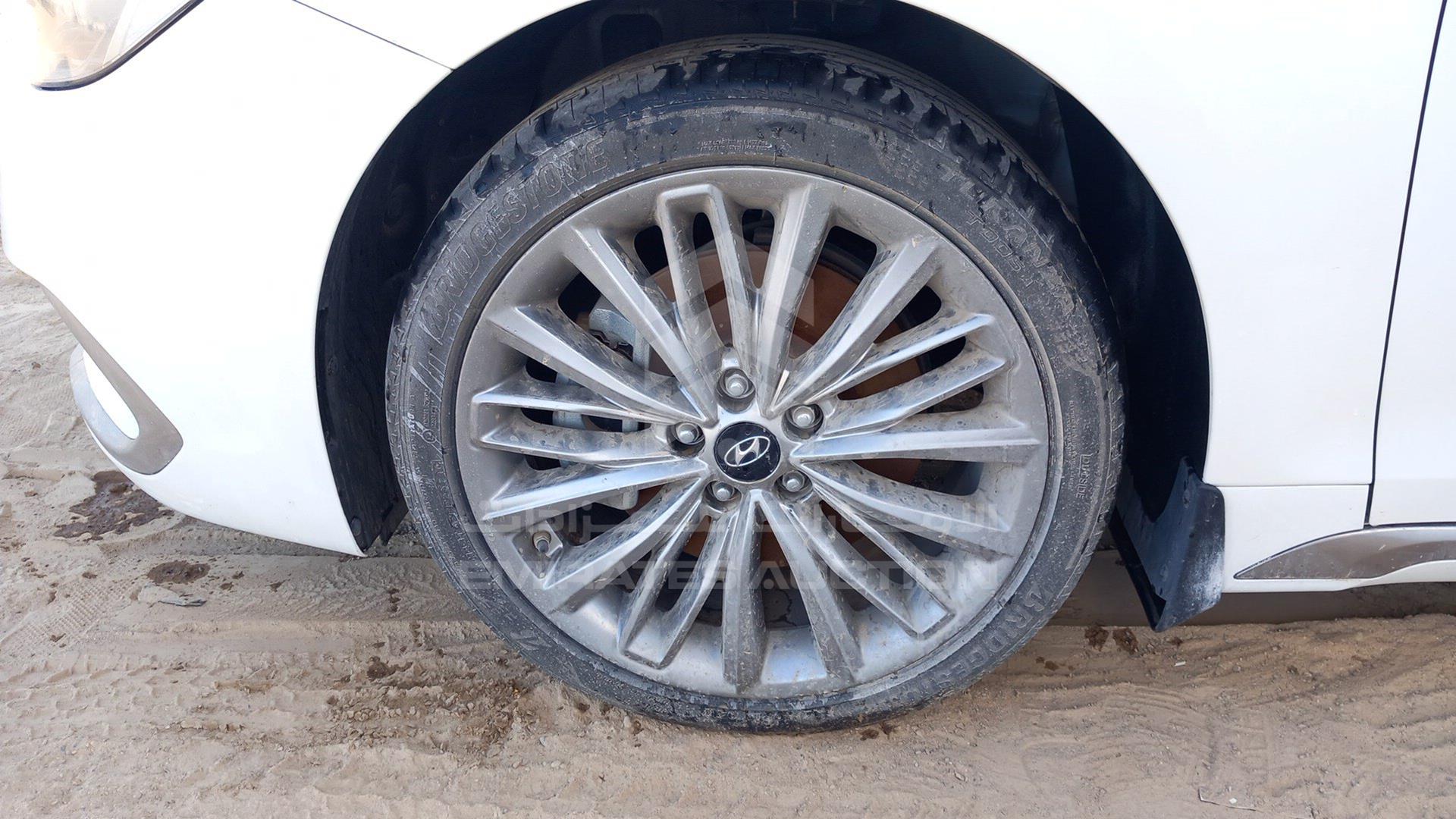 2019 HYUNDAI AZERA VIN: KMHF341F3LA277652