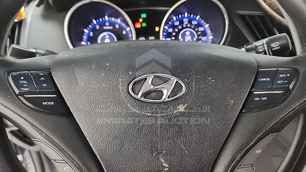 5NPEB4AC4BH172148 - 2011 HYUNDAI SONATA - #517690