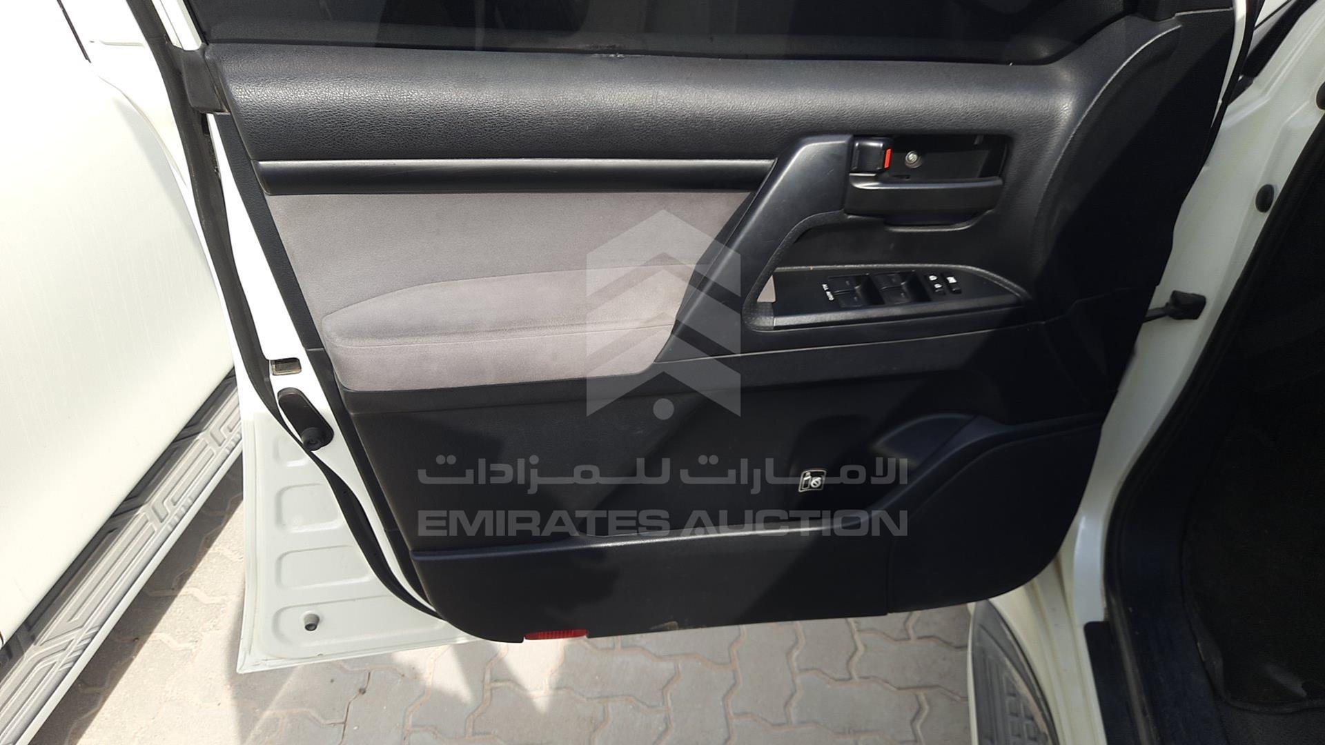2011 TOYOTA LAND CRUISER VIN: JTMDU09J0B4034839