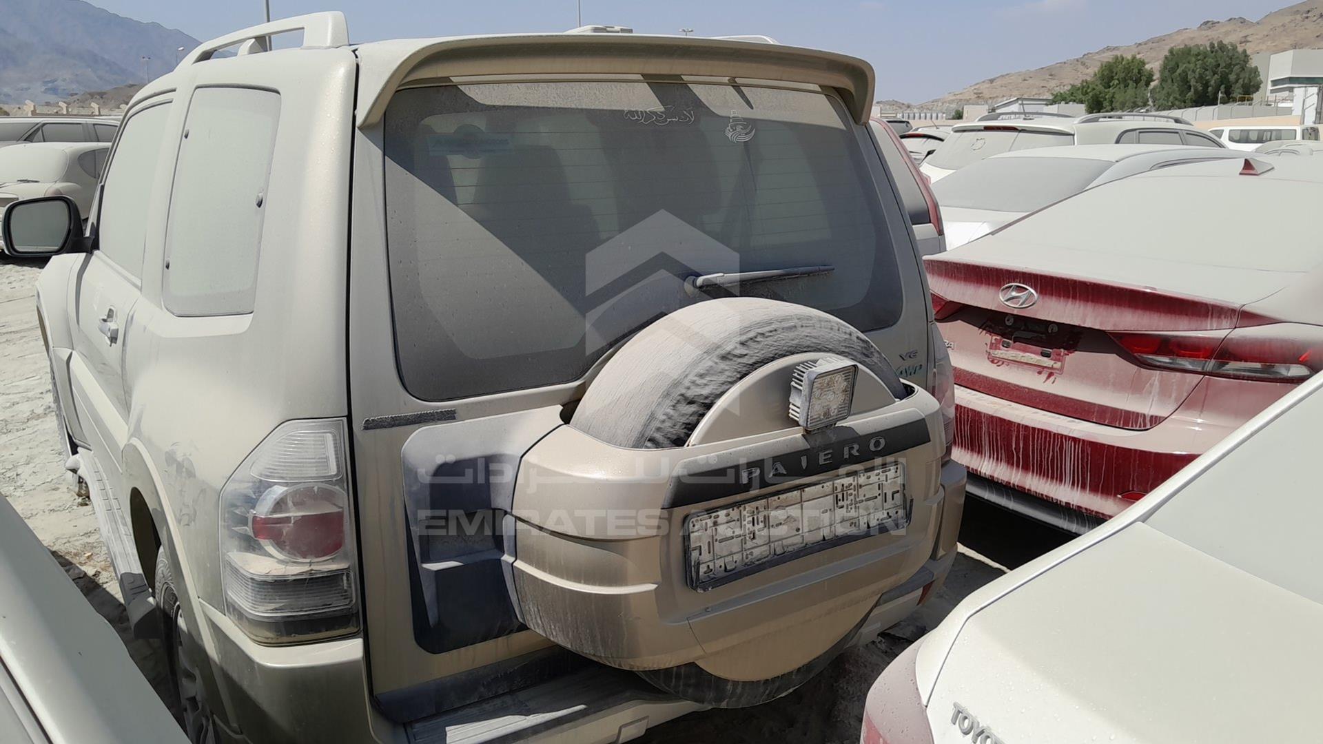 2010 MITSUBISHI PAJERO VIN: JMYMRV85WAJ701504