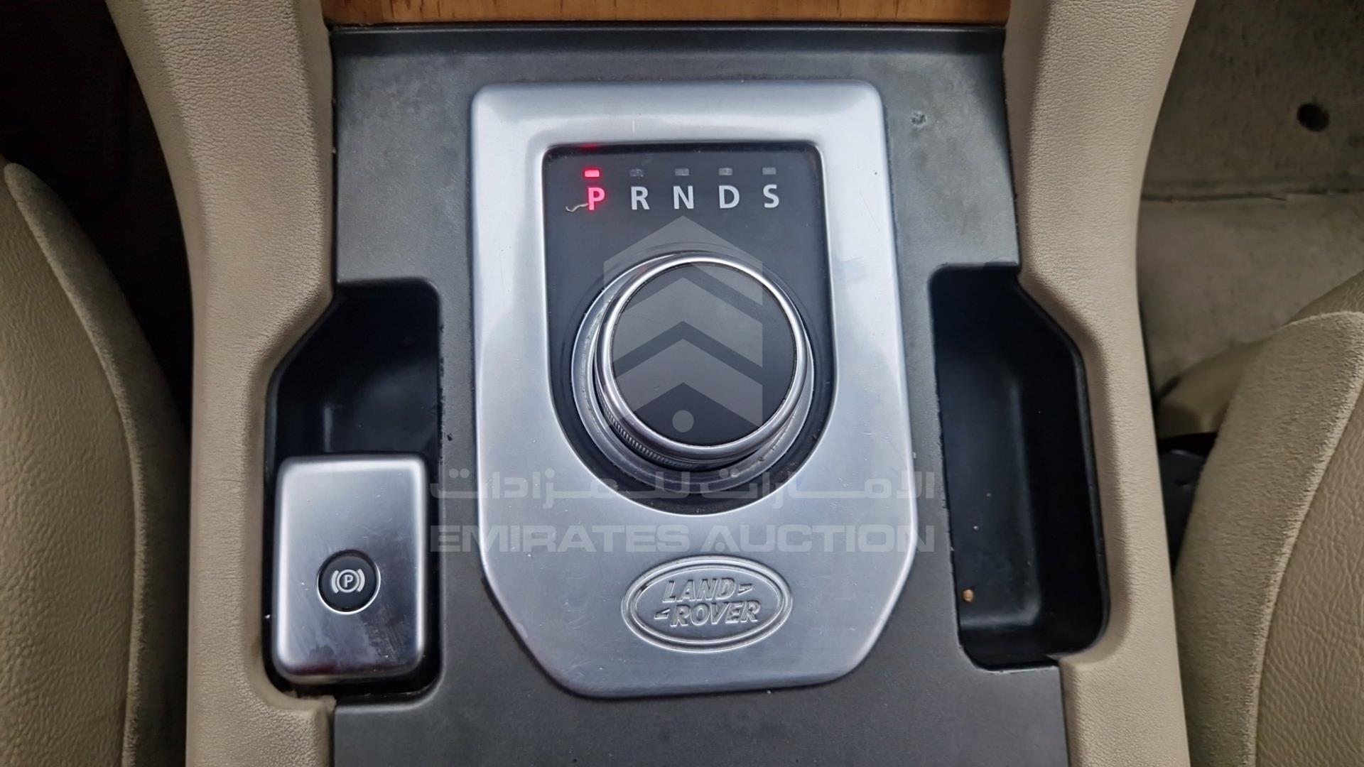 2015 LAND ROVER LR4 VIN: SALLAAAV6FA740368