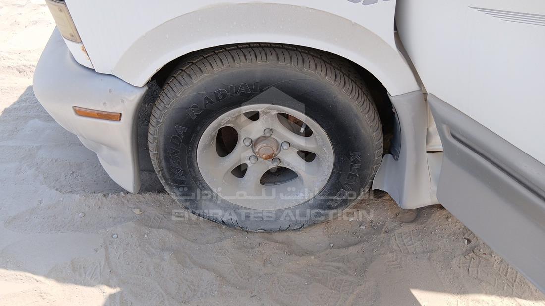 1998 Chevrolet Astro — Front Left Tyre — Photo 31