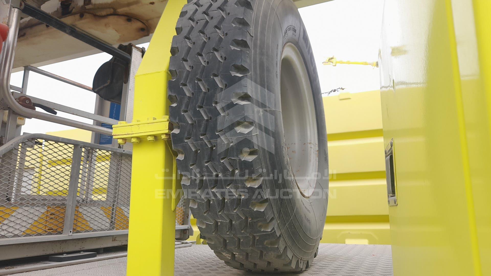 0 VOLVO FL 10 VIN: YV2F4C1G5WA281992