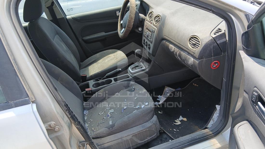 2006 Ford Focus — Front Right Passenger Seat View — Photo 21
