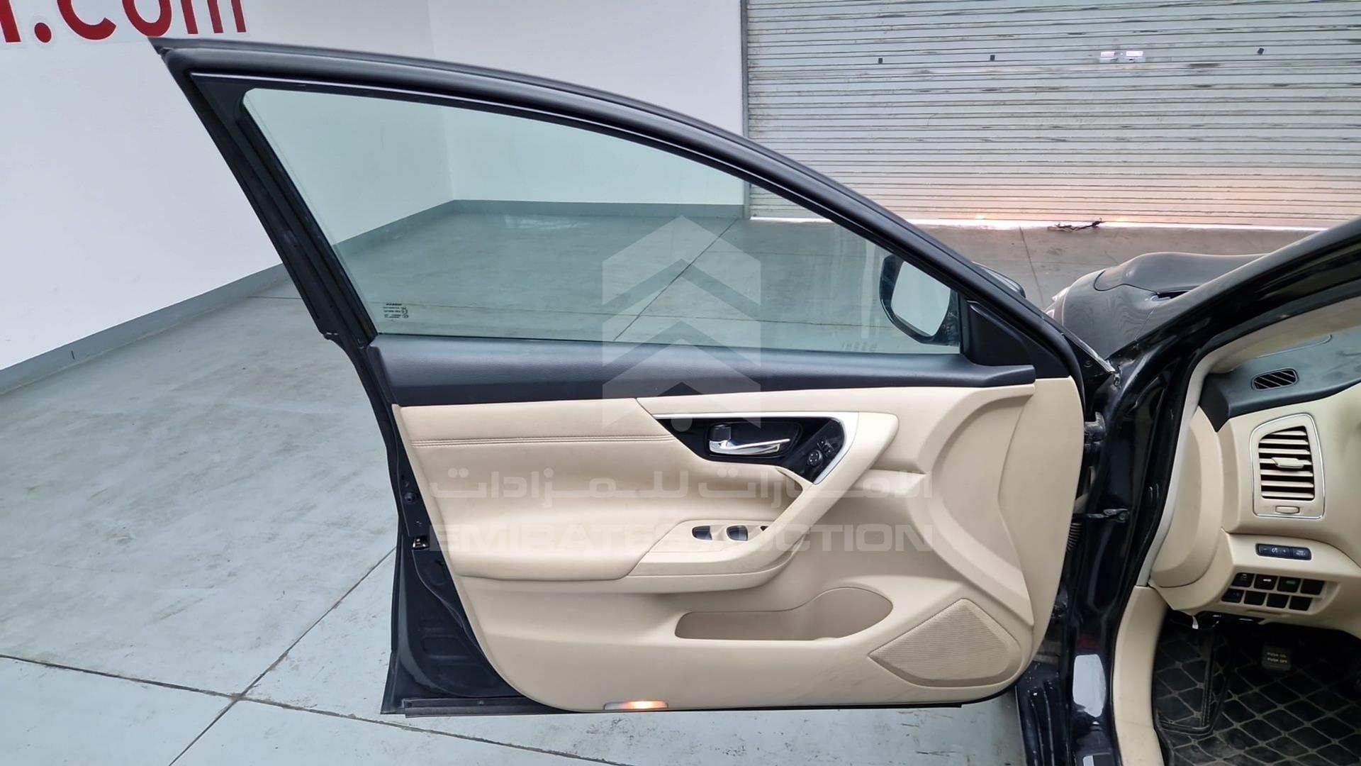 2017 NISSAN TEANA VIN: LGBF5AE01HR305842