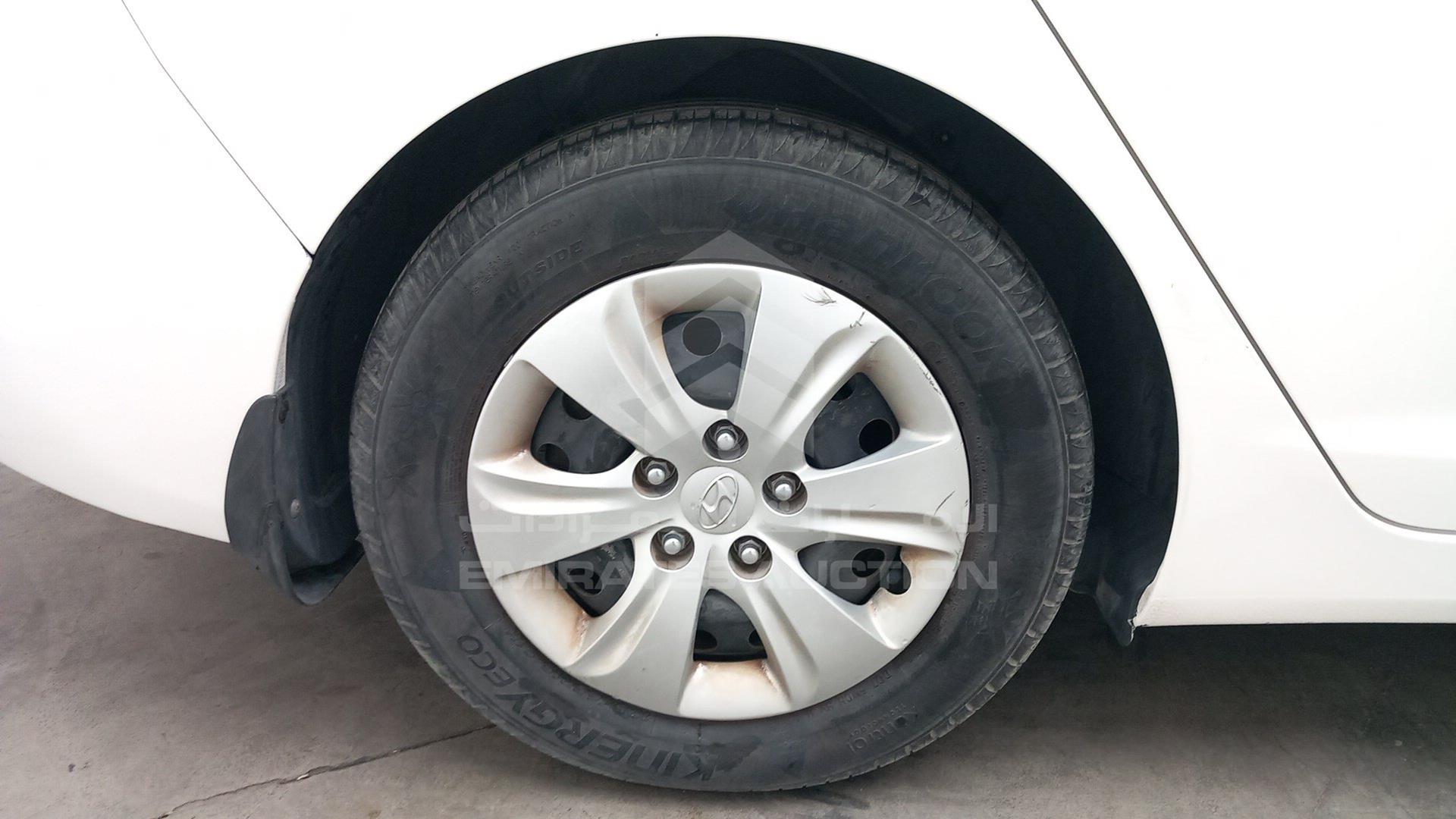 2015 HYUNDAI ELANTRA VIN: KMHDG41C9FU275960