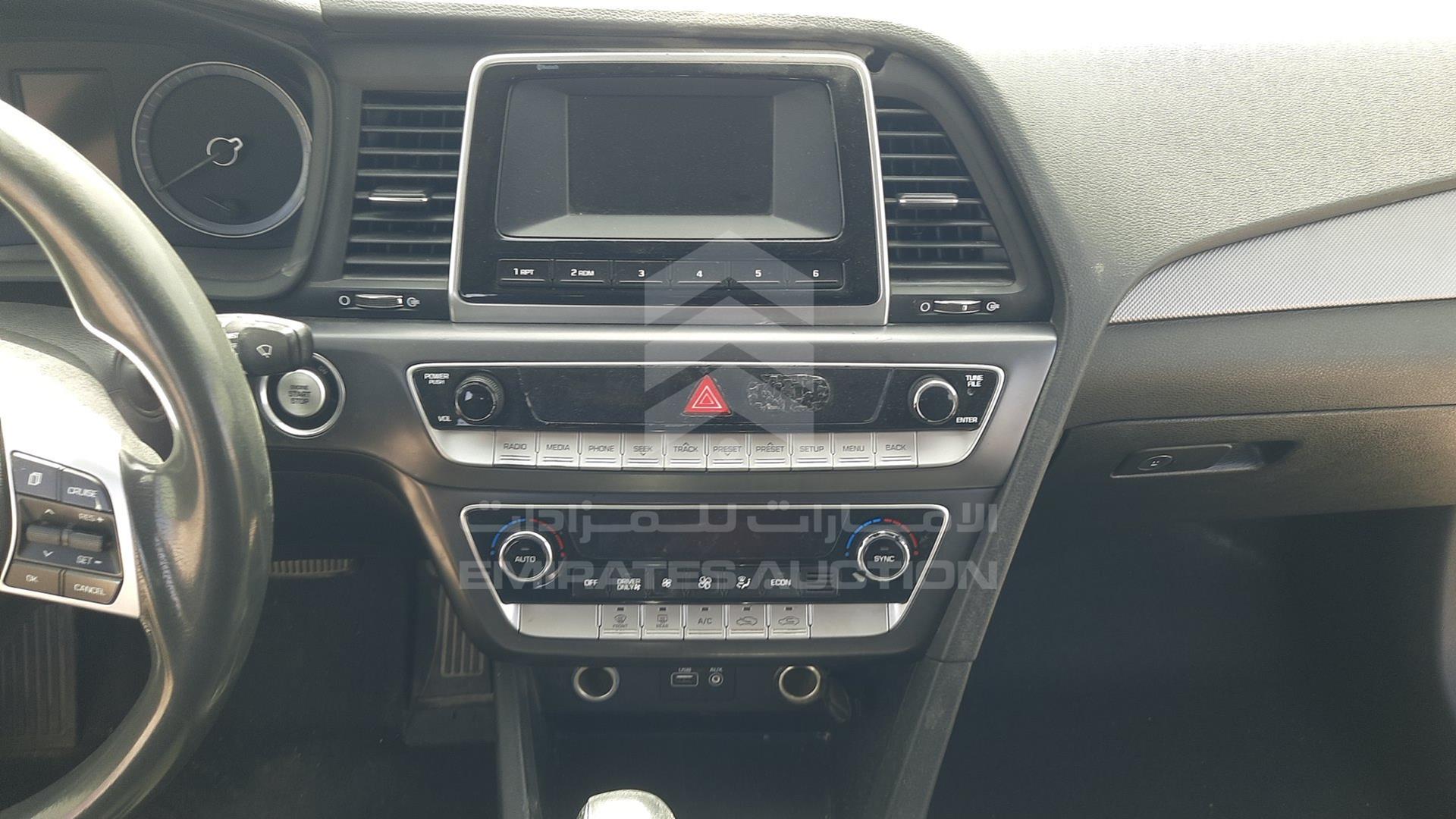 2019 HYUNDAI SONATA VIN: KMHE24139KA092931