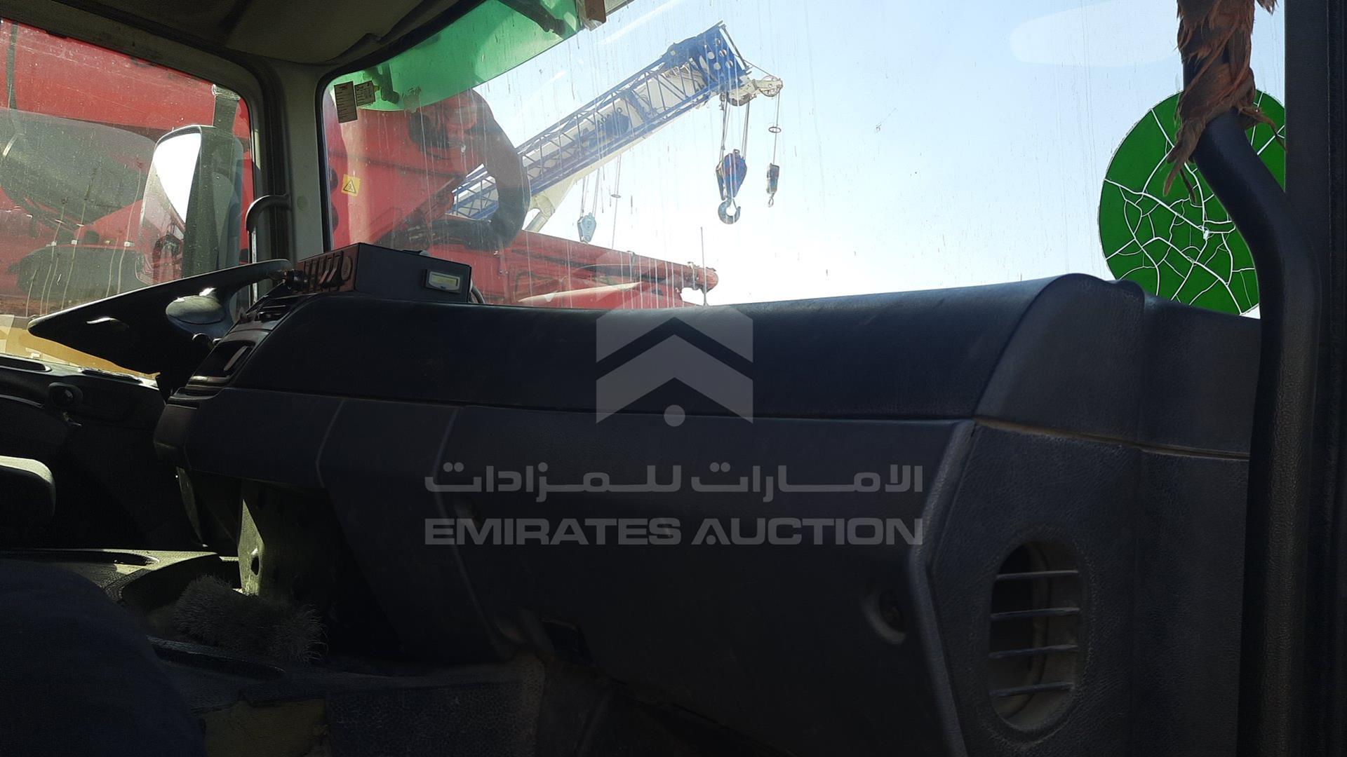 2009 MERCEDES ACTROS VIN: WDAKHCAA39L405584