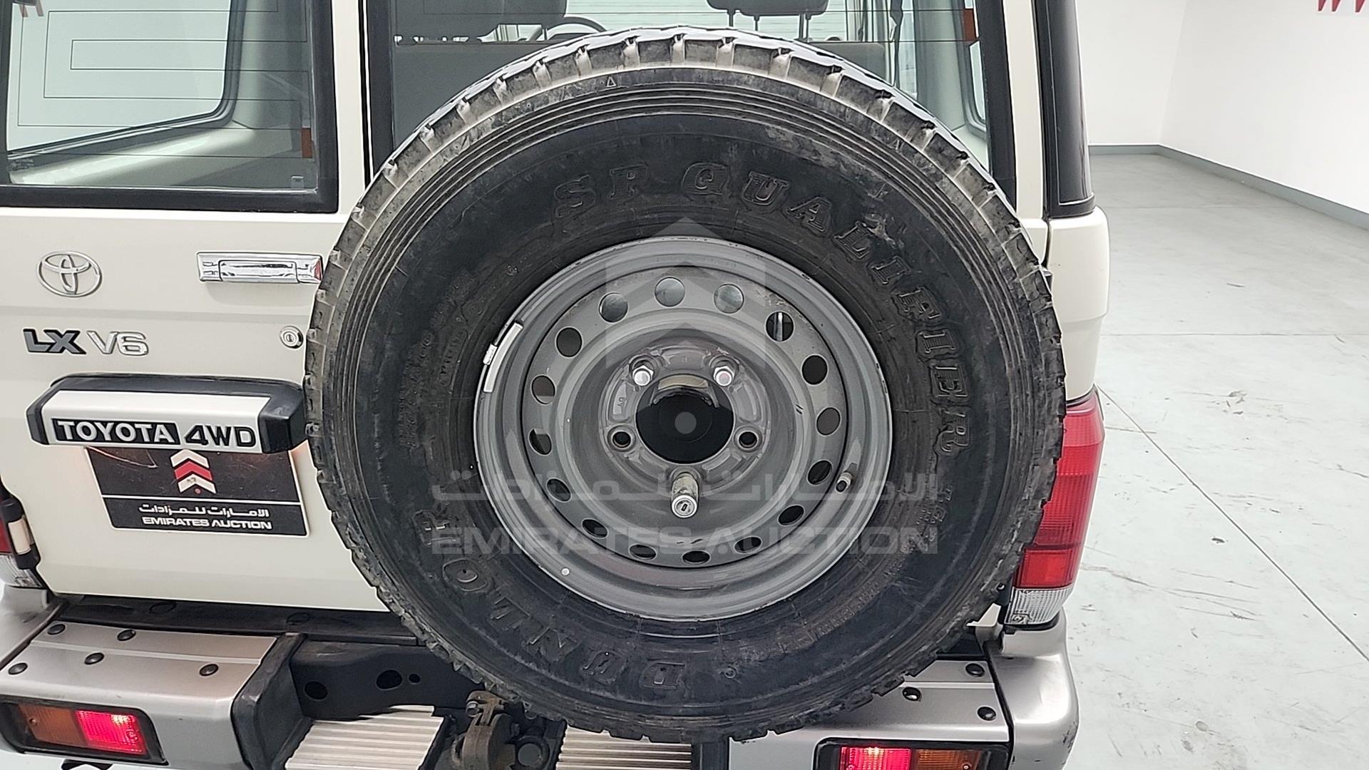 2017 TOYOTA LC 76 VIN: JTEEU73J9H4200785