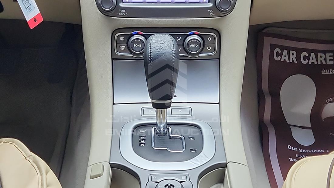 2013 Chevrolet Caprice — Gear View — Photo 35