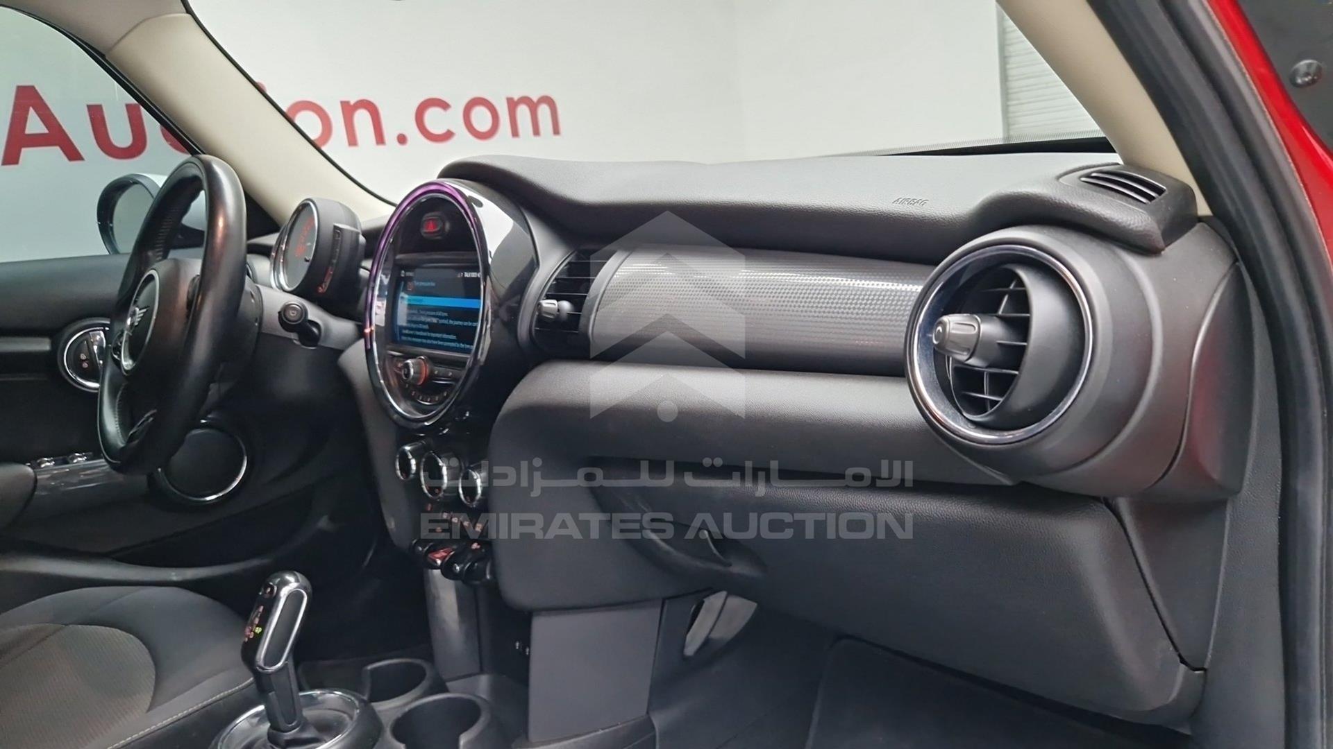 2019 MINI COOPER VIN: WMWXU7A09KTM90284