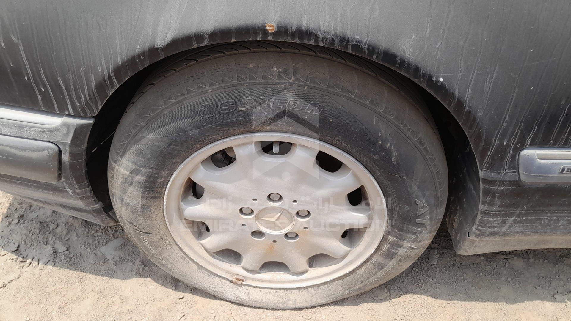 0 MERCEDES --- VIN: WDB2100611A788742
