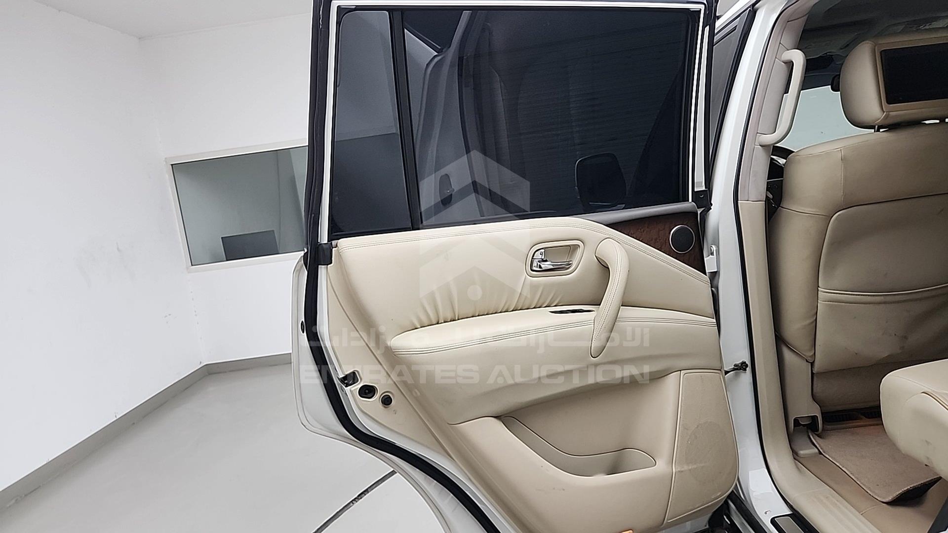 2011 INFINITI QX56 VIN: JNRAZ25Y9B9000789